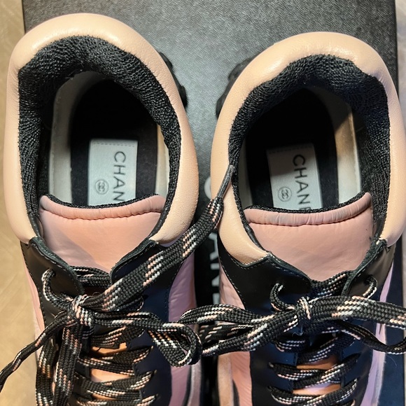 Authentic Chanel sneakers - Picture 6 of 16